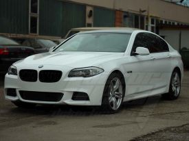 BMW M550 autófóliázás: Avery white av2100001 autó fóliával 3