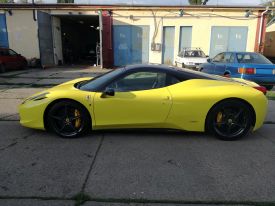 Ferrari 458 autófóliázás: Oracal fényes sárga autó fóliával 6